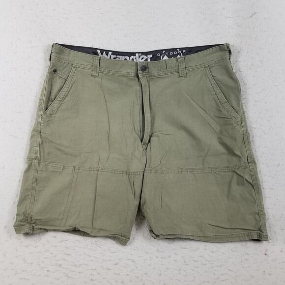Wrangler Outdoor Shorts Mens 40 Olive Green Hiking Stretch Zip Pocket NS921ST - Picture 1 of 16